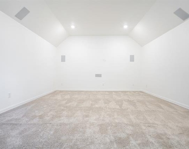 7470 Sanctuary Drive - Photo Thumbnail 20