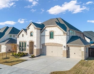 7470 Sanctuary Drive - Photo Thumbnail 36