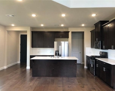 4592 Titus Circle - Photo Thumbnail 6