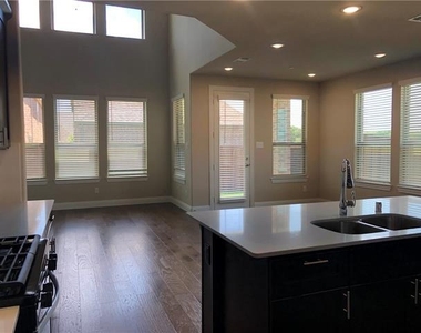 4592 Titus Circle - Photo Thumbnail 9