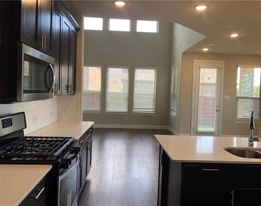 4592 Titus Circle - Photo Thumbnail 8