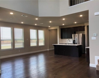 4592 Titus Circle - Photo Thumbnail 7