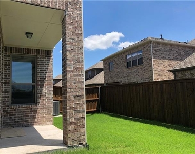 4592 Titus Circle - Photo Thumbnail 20