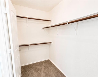 2301 Rodgers Lane - Photo Thumbnail 6