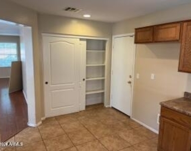2547 E Bart Street - Photo Thumbnail 8