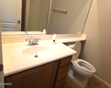 2547 E Bart Street - Photo Thumbnail 12