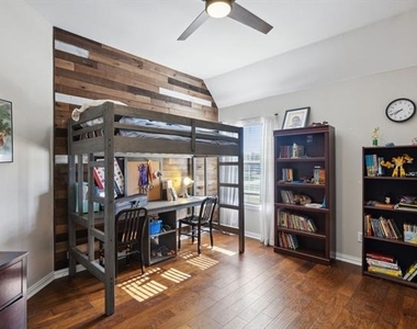 5801 Hathaway Drive - Photo Thumbnail 25