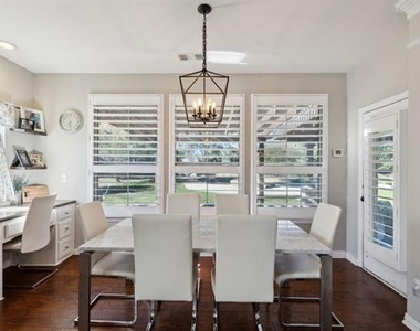 5801 Hathaway Drive - Photo Thumbnail 12