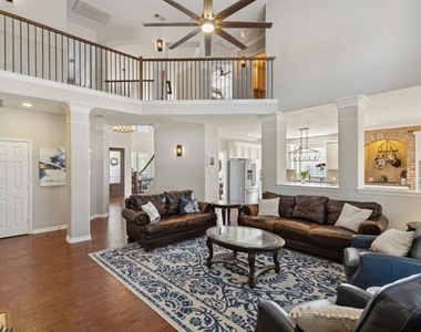 5801 Hathaway Drive - Photo Thumbnail 6