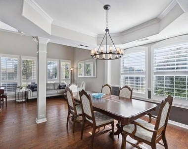 5801 Hathaway Drive - Photo Thumbnail 4