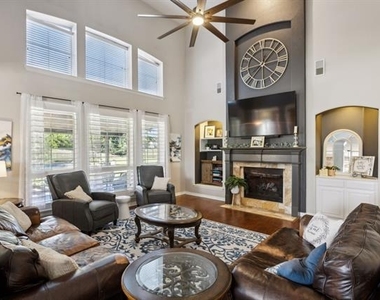 5801 Hathaway Drive - Photo Thumbnail 5