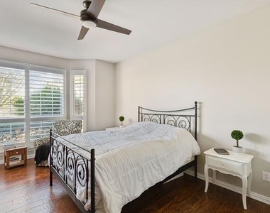 5801 Hathaway Drive - Photo Thumbnail 17
