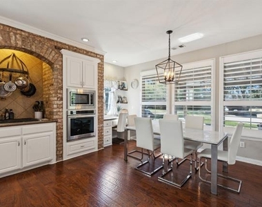 5801 Hathaway Drive - Photo Thumbnail 11