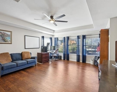 5801 Hathaway Drive - Photo Thumbnail 19