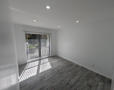 1733 N Congress Avenue - Photo Thumbnail 28