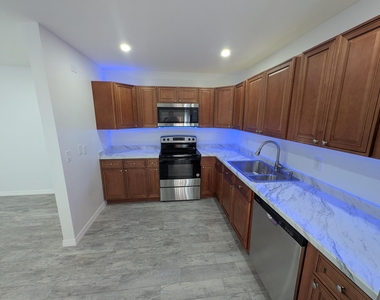 1733 N Congress Avenue - Photo Thumbnail 6
