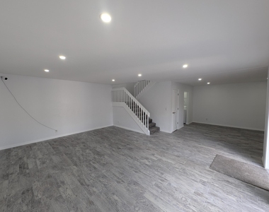 1733 N Congress Avenue - Photo Thumbnail 8