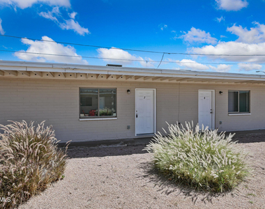 3949 E Earll Drive - Photo Thumbnail 6
