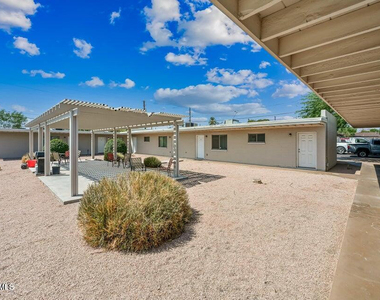 3949 E Earll Drive - Photo Thumbnail 2