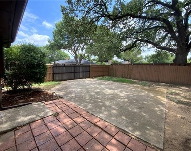 2316 Dalewood Lane - Photo Thumbnail 9