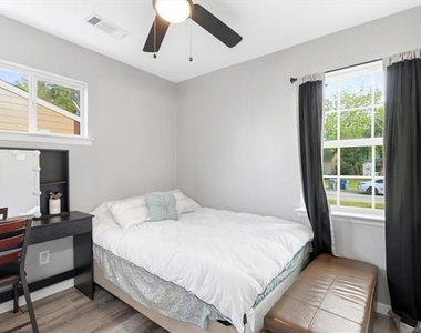 6331 Fenway Street - Photo Thumbnail 22
