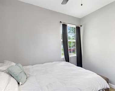 6331 Fenway Street - Photo Thumbnail 11