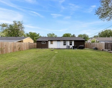 6331 Fenway Street - Photo Thumbnail 26