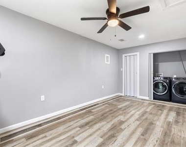 6331 Fenway Street - Photo Thumbnail 3