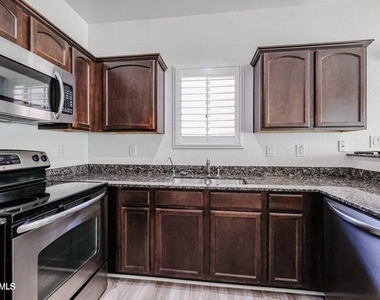 2725 E Mine Creek Road - Photo Thumbnail 6