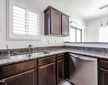 2725 E Mine Creek Road - Photo Thumbnail 7