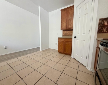 5919 Waterford Drive - Photo Thumbnail 4