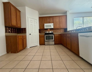 5919 Waterford Drive - Photo Thumbnail 6