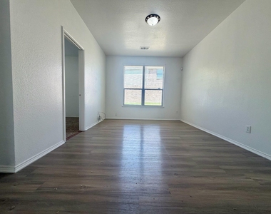 5919 Waterford Drive - Photo Thumbnail 18