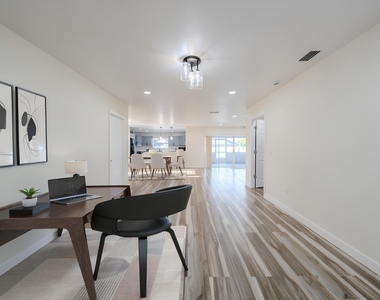 651 Se Degan Drive - Photo Thumbnail 5