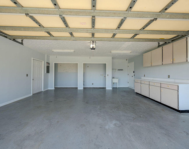 651 Se Degan Drive - Photo Thumbnail 30