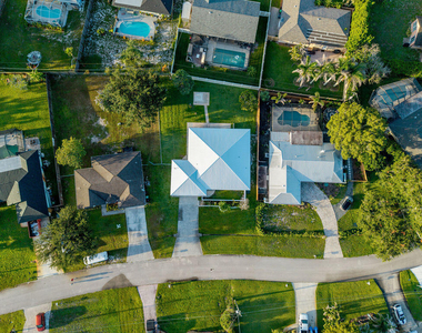 651 Se Degan Drive - Photo Thumbnail 35