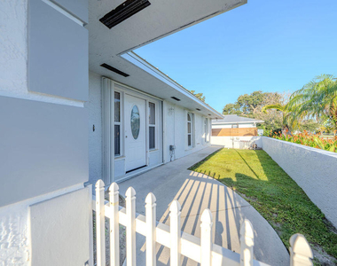 651 Se Degan Drive - Photo Thumbnail 26
