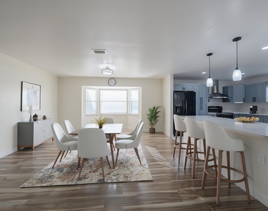 651 Se Degan Drive - Photo Thumbnail 6