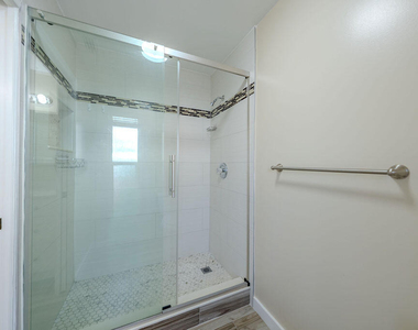651 Se Degan Drive - Photo Thumbnail 22