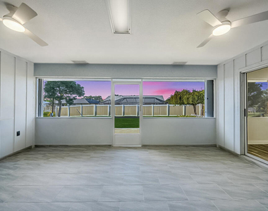 651 Se Degan Drive - Photo Thumbnail 16