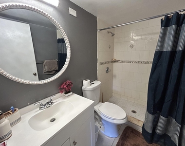 1007 Green Pine Boulevard - Photo Thumbnail 16