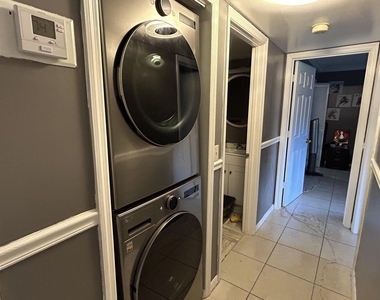 1007 Green Pine Boulevard - Photo Thumbnail 8