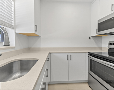 2755 Ne 28th Avenue - Photo Thumbnail 8