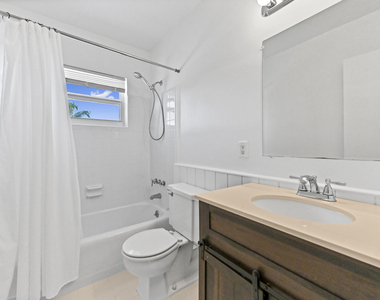 2755 Ne 28th Avenue - Photo Thumbnail 20