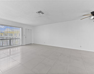 2755 Ne 28th Avenue - Photo Thumbnail 3