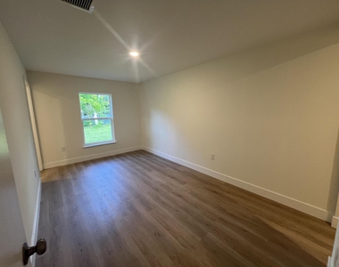 311 N 16th N Street - Photo Thumbnail 4
