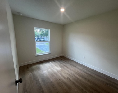 311 N 16th N Street - Photo Thumbnail 6