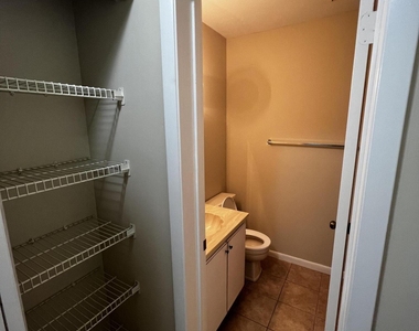 4215 S 57th Avenue - Photo Thumbnail 7
