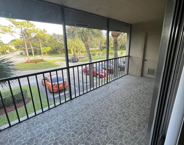 4215 S 57th Avenue - Photo Thumbnail 3