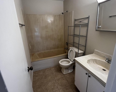 4215 S 57th Avenue - Photo Thumbnail 6